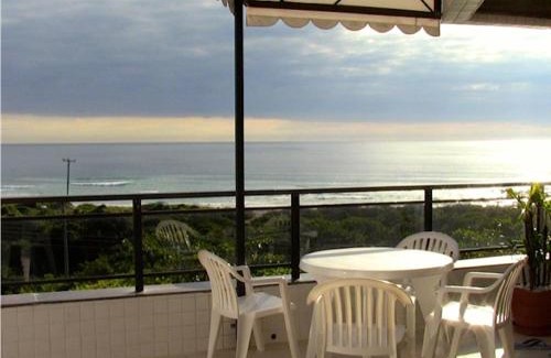 Ingleses Norte Apartamento | Linda cobertura frente mar com piscina privativa e pé na areia!
