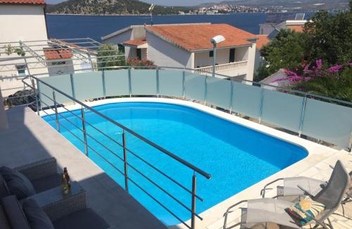 Razanj Apartamento | Linda seaview&pool apartment