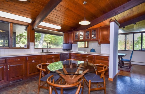 Boalsburg Casa | Linden Lodge on Mount Nittany - Fantastic Winery Views