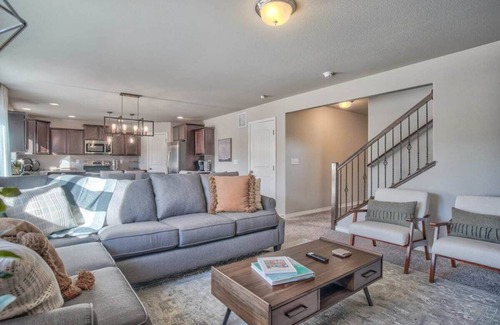 Woodmoor Casa | Lindenmere Estate! Chic Villa w Game Loft & BBQ