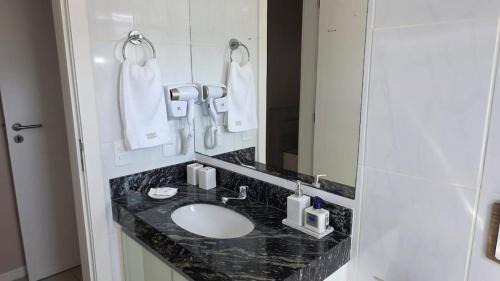 Prainha Apartamento | Lindo apartamento frente mar na Prainha com Ar Condicionado, Piscina