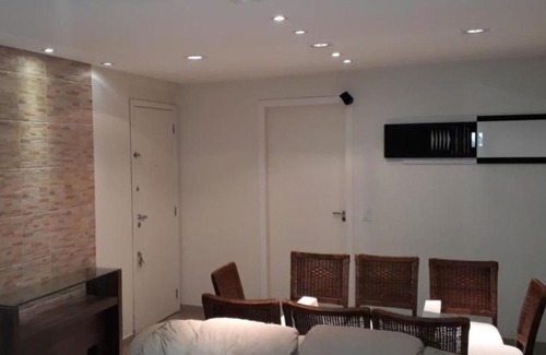 Uniao da Vitoria Apartamento | Lindo apartamento no coração da cidade - APARTAMENTO INTEIRO OU SEJA NÃO É COMPARTILHADO COM OUTRAS PESSOAS - Perto de tudo - 2 quartos - Ar condicionado - Churrasqueira - Cozinha completa - 120 metros quadrados ao todo - Quartos com 12 metros quadrados
