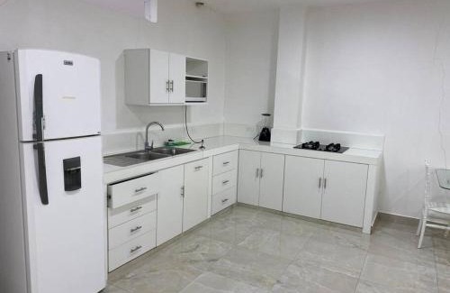 Machala Apartamento | Lindo Apartamento Moderno PISO 3 Apartamento # 14