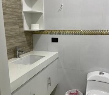 Machala Apartamento | Lindo Apartamento Moderno PISO 3 Apartamento # 14
