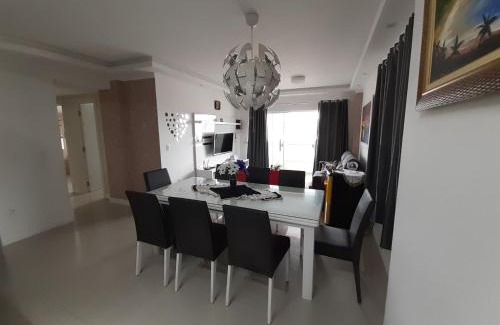 Porto Belo Apartamento | Lindo apto completo a 150m da praia