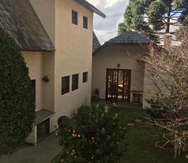 Recanto Araucaria Casa | Lindo Chalé com vista para Campos do Jordão