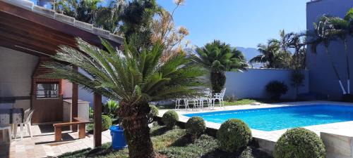 Morada da Praia Casa | Lindo Sobrado com Piscina em Condomínio Fechado