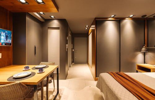 Centro Apartamento | Lindo Studio, Central, Com Garagem e Academia!