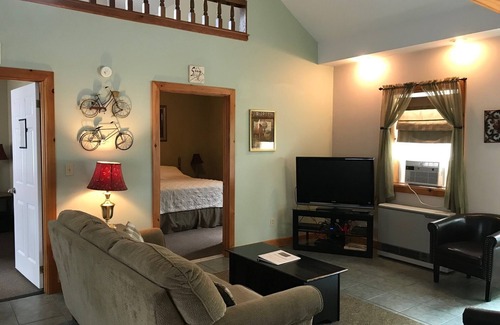 Cooperstown Cabaña | Lindsey’s Cottage-1.3Mi to Dreams Park!2bdSleeps6