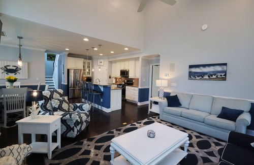 Bayside Casa | Linens, Bikes, XBOX, Patio & w/access to Resort Pools, Kayaks, Hot Tubs & Saunas