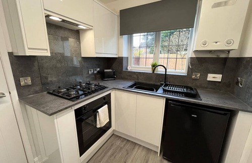 Burton on Trent Casa | Lingfield House - Spacious 3 Bed Home From Home