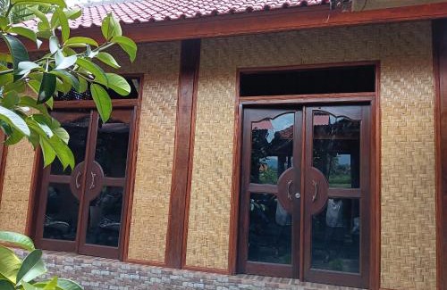 Bebandem Casa | LinkeesHome Bungaya