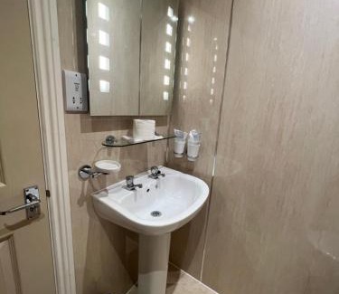 Seahouses Hotel | Links Lets Room Only