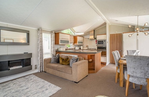 Flookburgh Cabaña | LINKS LODGE, pet friendly, country holiday cottage in Flookburgh