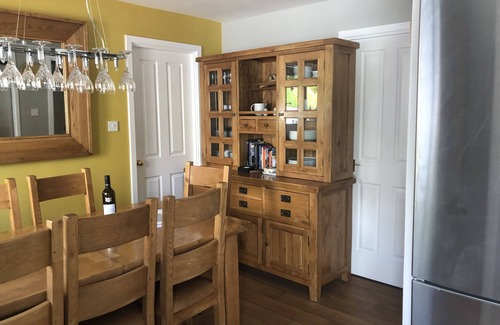 Aviemore Casa | Linmore, casa de vacaciones independiente de 3 dormitorios a solo una milla del corazón de Aviemore.
