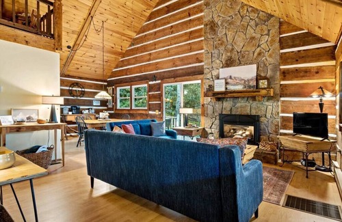 Frank Casa | Linville Mountain Hideaway
