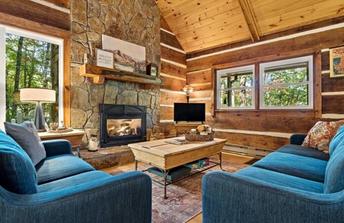 Frank Casa | Linville Mountain Hideaway