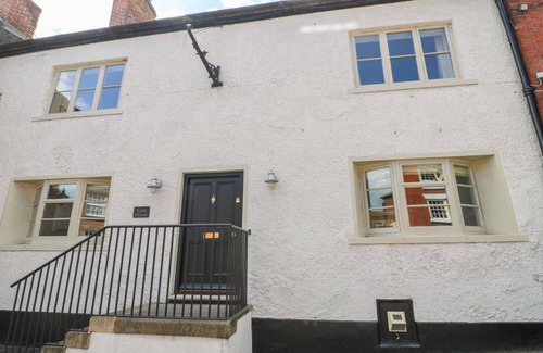 Ashbourne Cabaña | Lion House