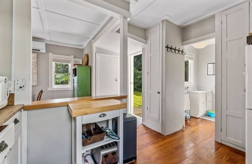 Piha Casa | Lion Rock Spectacular - Piha Holiday Home