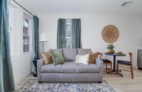 Wichita Casa | Lions Lair - 1 BR 1 BA Home Coffee Smrt TV Wifi