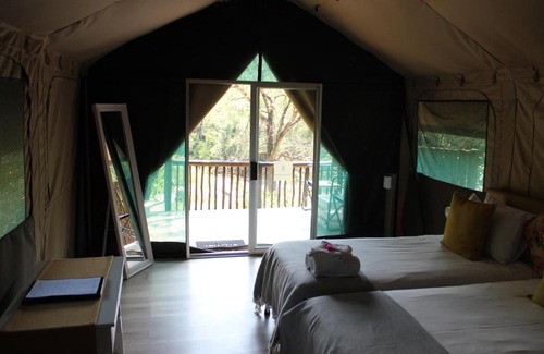 Hazyview Cabina | Lions Rock Rapids - Lodge