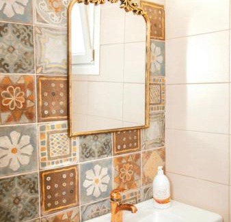 Tragilos Casa | Liopetra