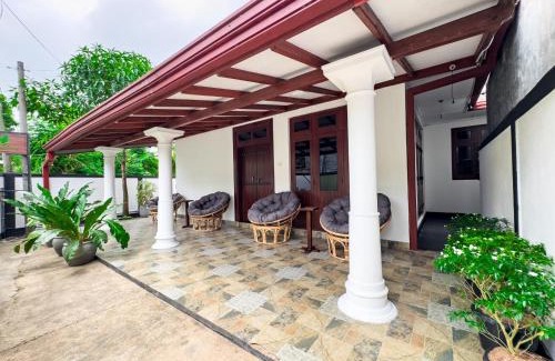 Kaduruduwa Casa | Lira Unawatuna