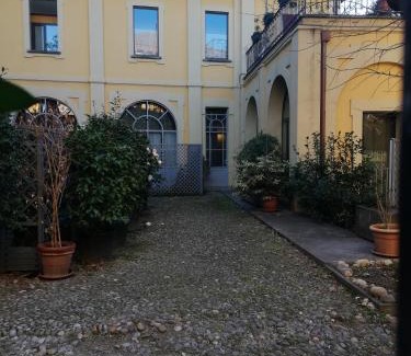 Seregno Cama Y Desayuno | Lisander B&B suite and terrace