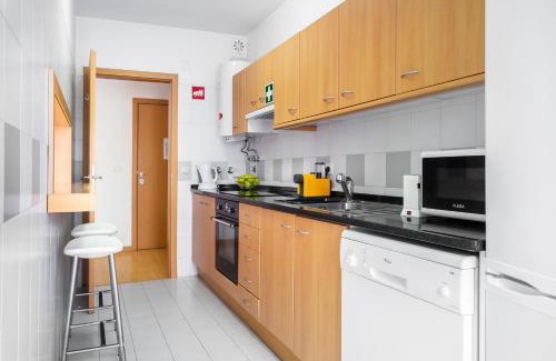 Sao Domingos de Benfica Apartamento | Lisboa, Cidade, Elegant Apartment with Air Cond, Free WIFI and Near Metro, by IG