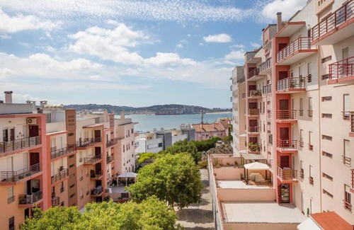 Linda-a-Velha Apartamento | Lisboa Tejo Apartment @ Stay like a local at Algés