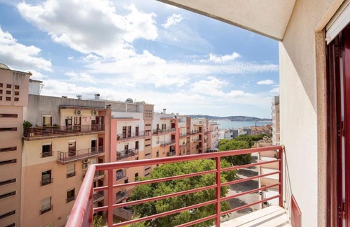Linda-a-Velha Apartamento | Lisboa Tejo Apartment @ Stay like a local at Algés