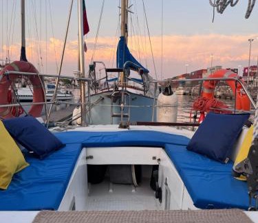 Lisbon District Alquiler De Eote | Lisbon Cosy Boat