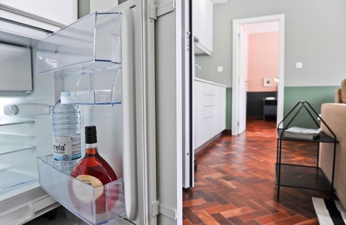 Santo Antonio Apartamento | Lisbon Martini Nest by Misha s Place 6A