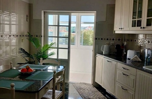 Arrentela Apartamento | Lisbon Oasis - Spacious 2-level apartment at a great location to explore Lisbon
