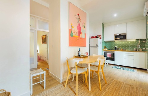 Pena Apartamento | Lisbon Private Terrace APT (w/BBQ) w/AC and Private Entrance - 10min City Center
