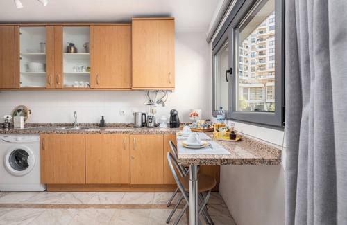 Lisbon Old Town Apartamento | Sunny Pool Aprt. (4 pax) con estacionamiento y jardín GRATIS!