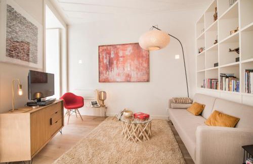 Chiado Apartamento | Lisbon Rouge Apartment in the Lisbon Heart