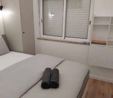 Cacilhas Casa | Lisbon South Bay Rooms