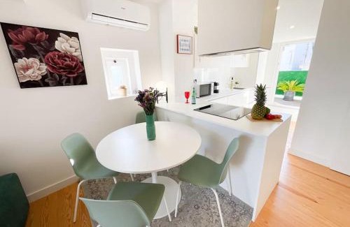 Santos Apartamento | Lisbon Sun River View Balcony Apt