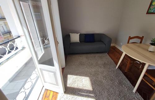 Reboleira Apartamento | Lisbon traditional T2 with balcony in Damaia, Lisbon