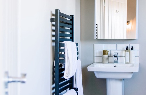 Dromore Cama Y Desayuno | Familiar-Baño en la habitacion-The Pantridge Room