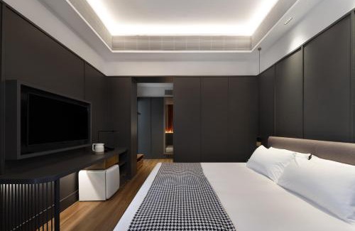 Siming Casa | Listen to the 19th century German castle hotel