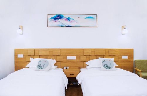 Yongding Hotel | Listening To The Rain Hall Inn