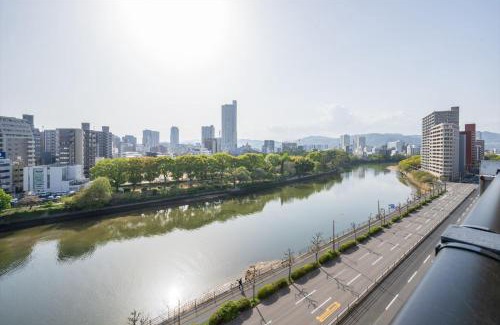 Hiroshima City Centre Hotel | LIT広島駅前 広島駅から徒歩5分 全室リバービューでベッドはairweaveを採用 Spacious rooms with river views all to yourself Supported