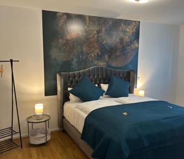 Sudliche Innenstadt Apartamento | Lit Living: Luxus - Box Spring - Parking - Terrace