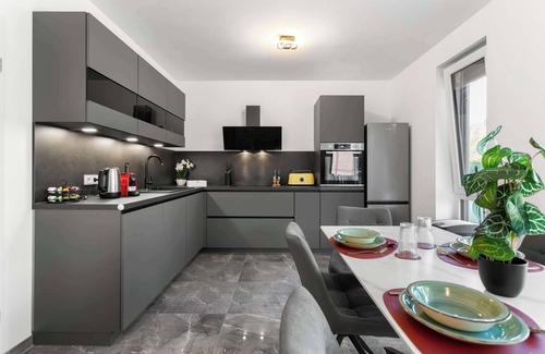 Woerth am Rhein Apartamento | LiT LiVING: Luxus | Box SprIng | Parking | Balcony