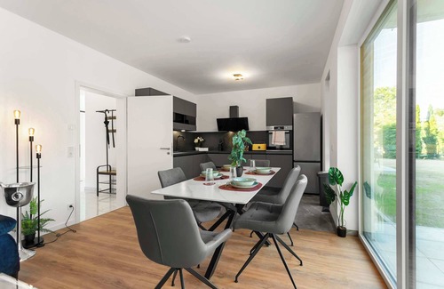 Woerth am Rhein Apartamento | LiT LiVING: Luxus | Box SprIng | Parking | Balcony
