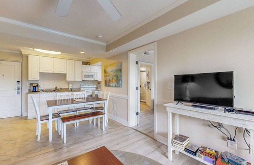 North Litchfield Beach Condominio | Litchfield condo with lazy river, pool, hot tub, beach access & water park