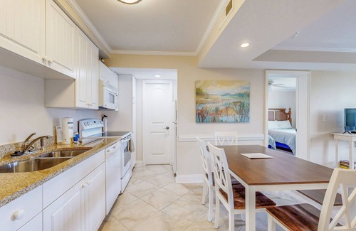 North Litchfield Beach Condominio | Litchfield condo with lazy river, pool, hot tub, beach access & water park