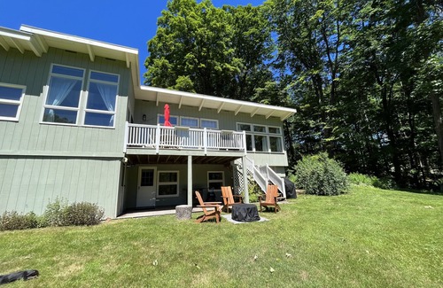 New Preston Casa | Litchfield County! Cozy & quiet, newly renovated 3 bdrm home near Lake Waramaug.